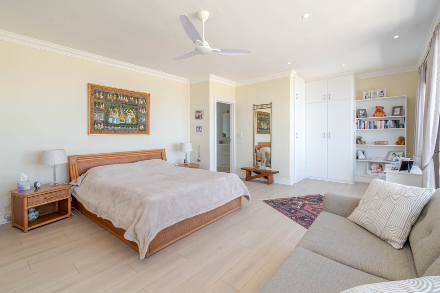 3 Bedroom Property for Sale in Sea Point Western Cape